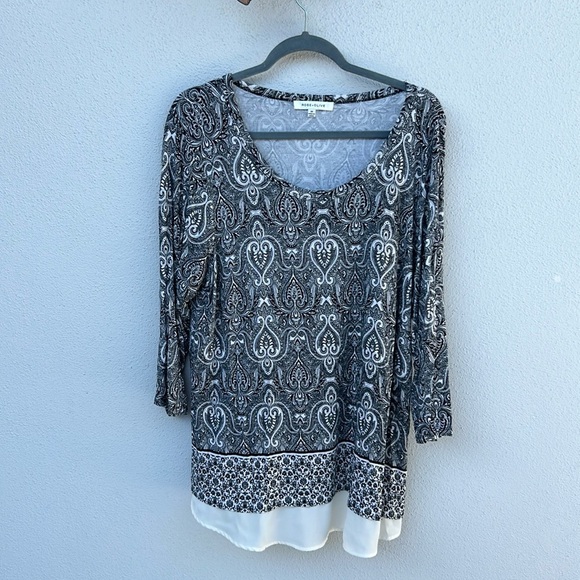 Rose + Olive Black and White Paisley Tunic with cream sheer trim in a Size 2X - Picture 1 of 6
